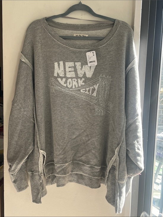 We The Free Sweaters - We The Free Gray New York City Scoop Neck Pullover, NWT